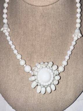 Vintage Made in Germany Milk Glass 3 Flower Pendant Choker Necklace Tulip Beads